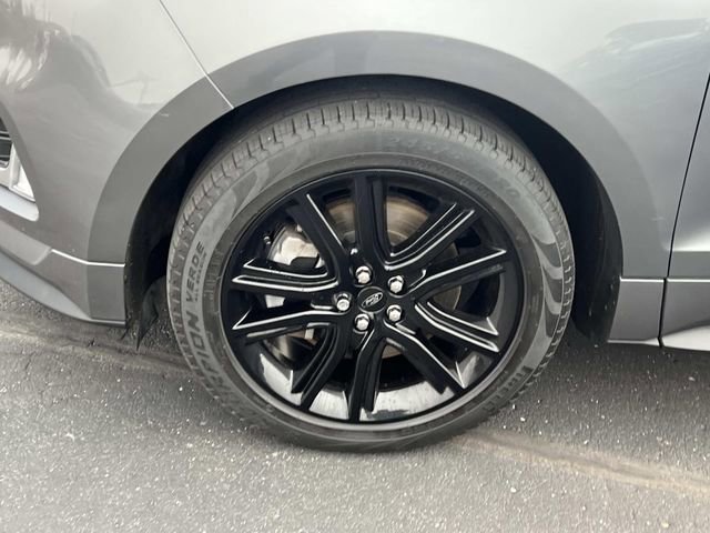 Certified 2023 Ford Edge ST-Line image 10