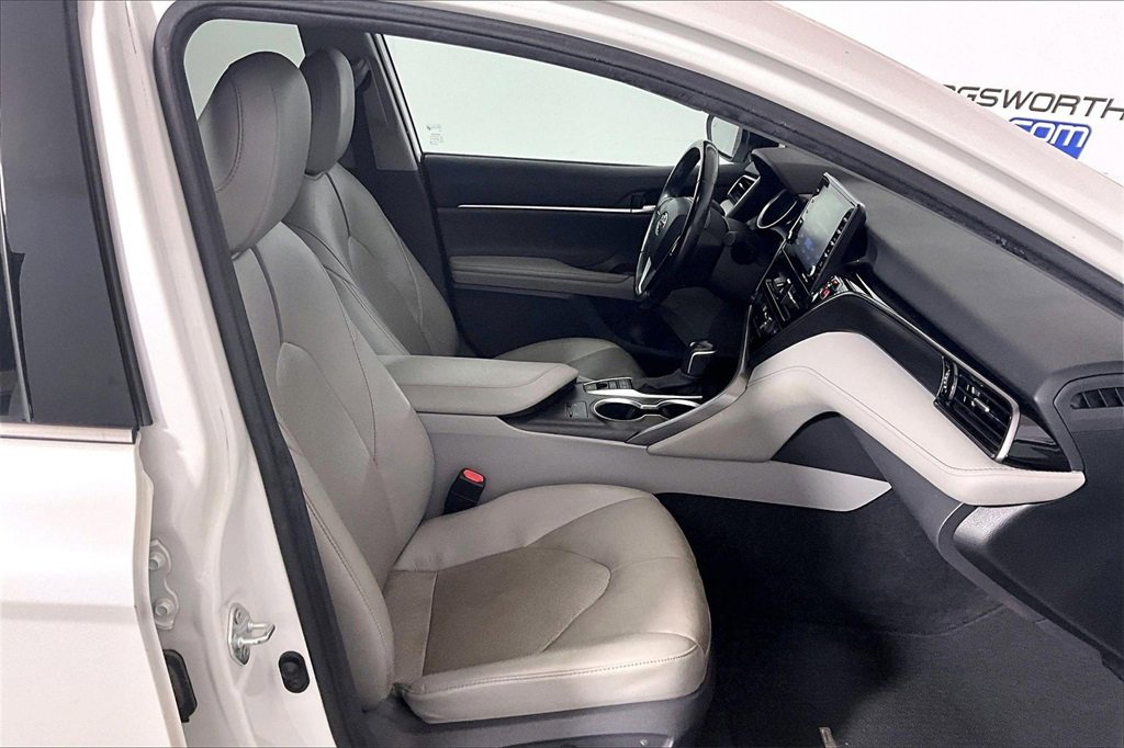 Used 2021 Toyota Camry XLE image 6
