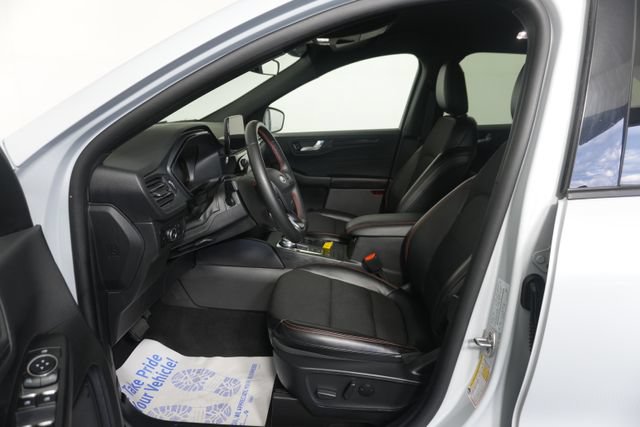 Certified 2025 Ford Escape ST-Line Select AWD/4WD image 26