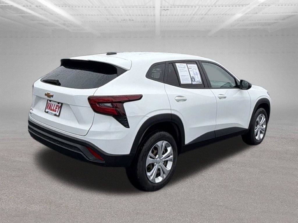 Used 2024 Chevrolet Trax LS FWD image 12