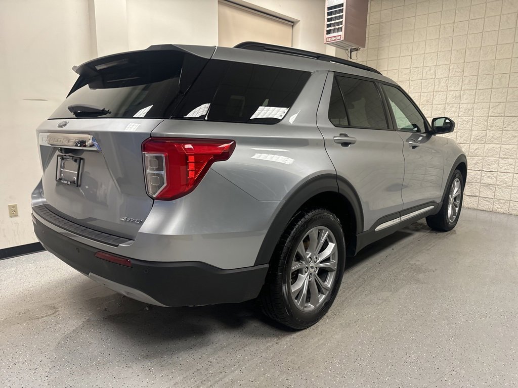 Certified 2022 Ford Explorer XLT w/ Equipment Group 202A image 7