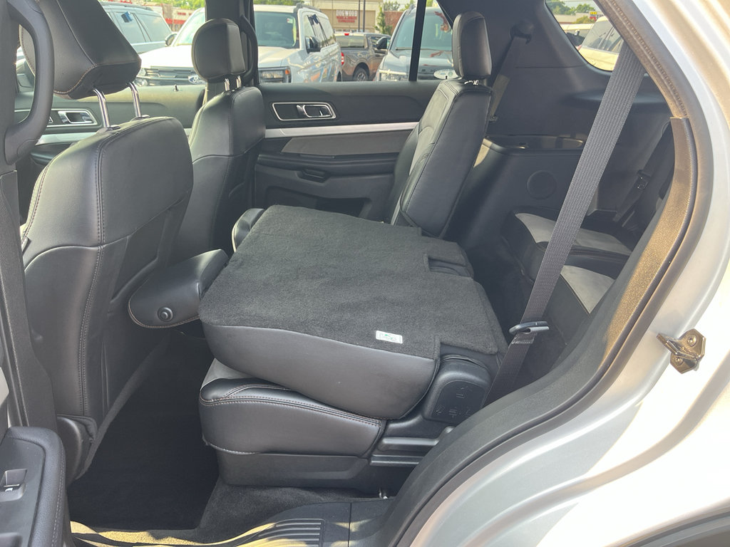 Certified 2017 Ford Explorer XLT w/ Equipment Group 202A AWD/4WD image 28