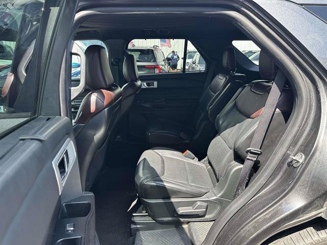 Certified 2020 Ford Explorer Platinum w/ Premium Technology Package AWD/4WD image 10