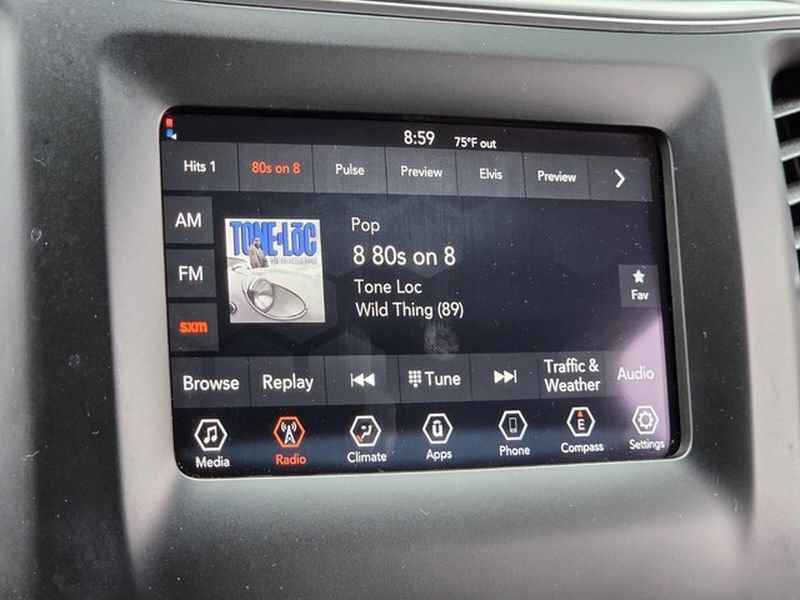 Used 2019 Jeep Cherokee Latitude Plus FWD image 23