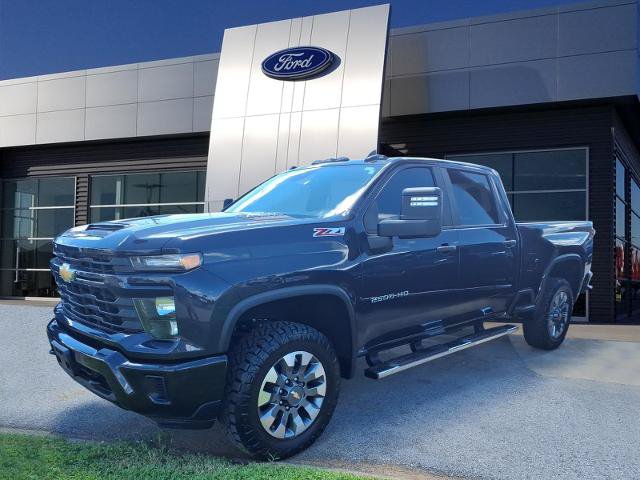 Used 2024 Chevrolet Silverado 2500 Custom w/ Custom Value Package AWD/4WD image 3