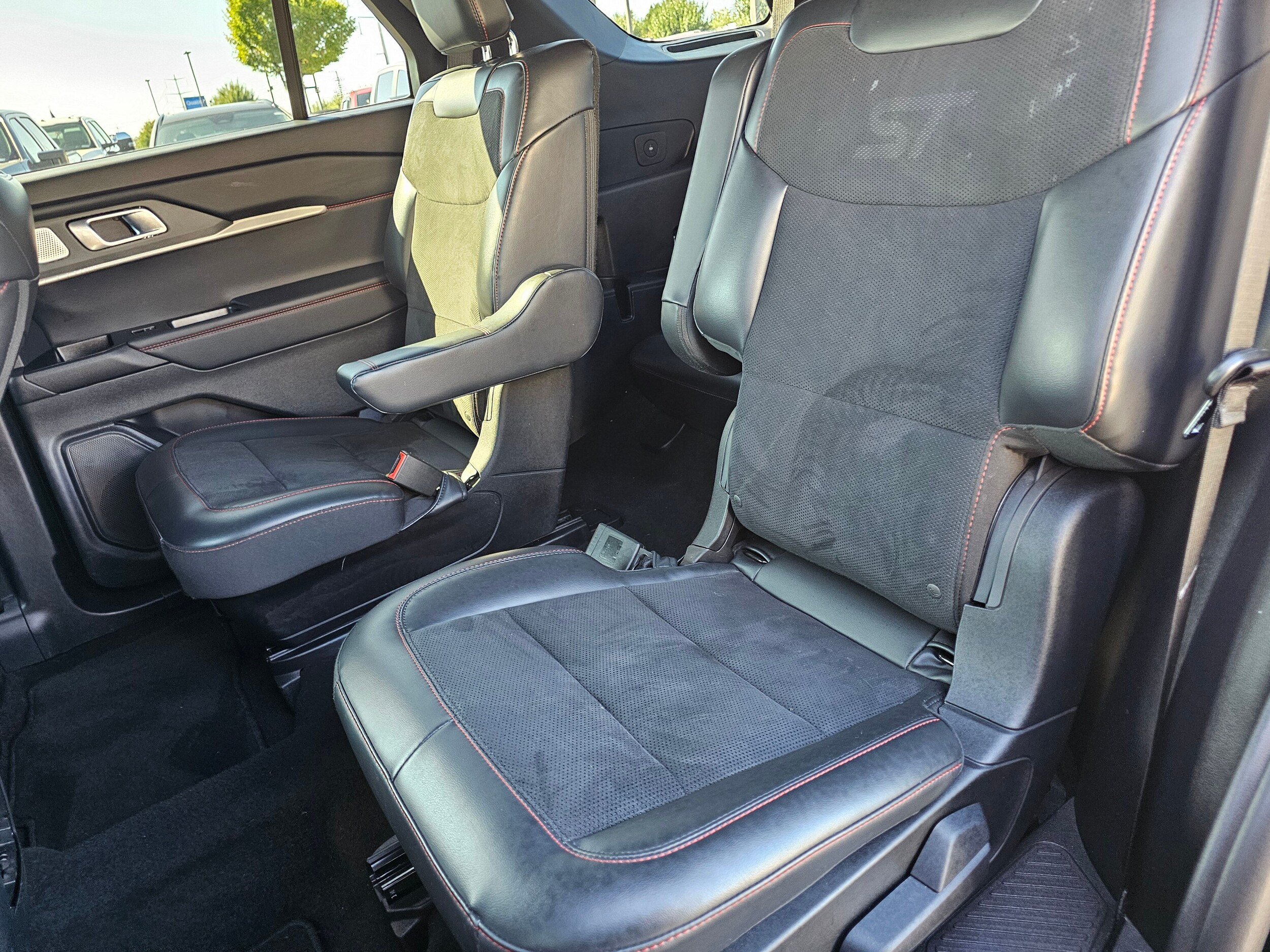 Certified 2025 Ford Explorer ST w/ Sun And Sound Package AWD/4WD image 18