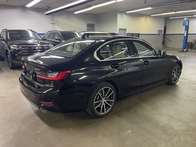 Used 2020 BMW 330i xDrive Sedan w/ Premium Package image 7