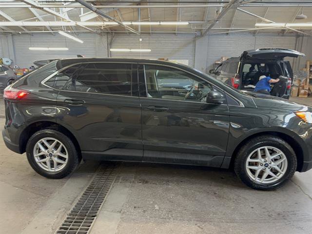Certified 2022 Ford Edge SEL w/ Convenience Package AWD/4WD image 6