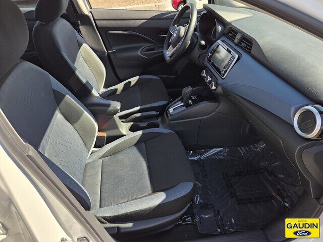 Used 2025 Nissan Versa SV FWD image 16