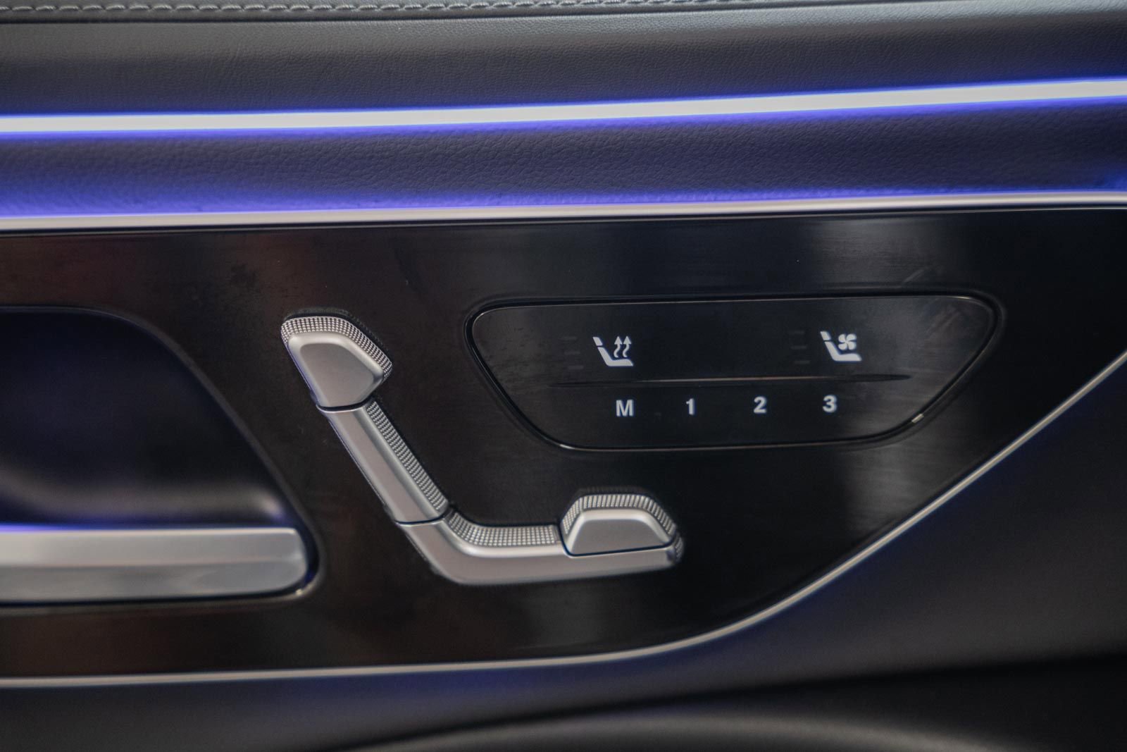 Used 2025 Mercedes-Benz E 350 4MATIC Sedan image 45