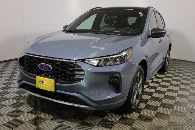 Certified 2023 Ford Escape ST-Line w/ Tech Pack #1 AWD/4WD image 3