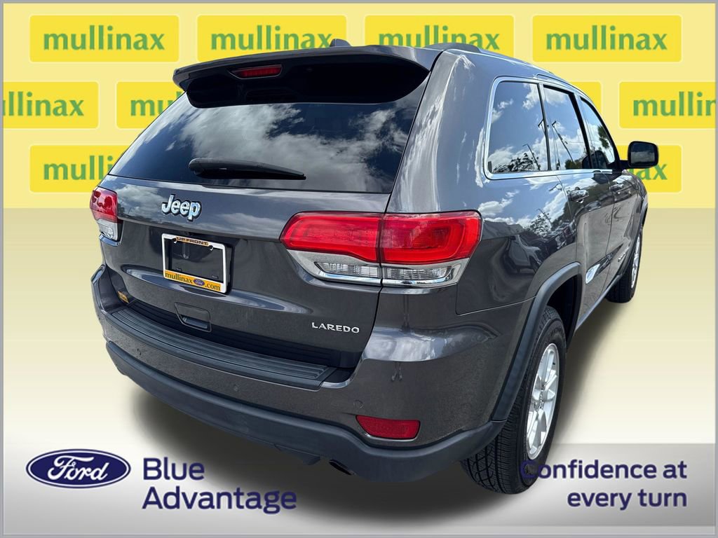 Used 2018 Jeep Grand Cherokee Laredo image 3