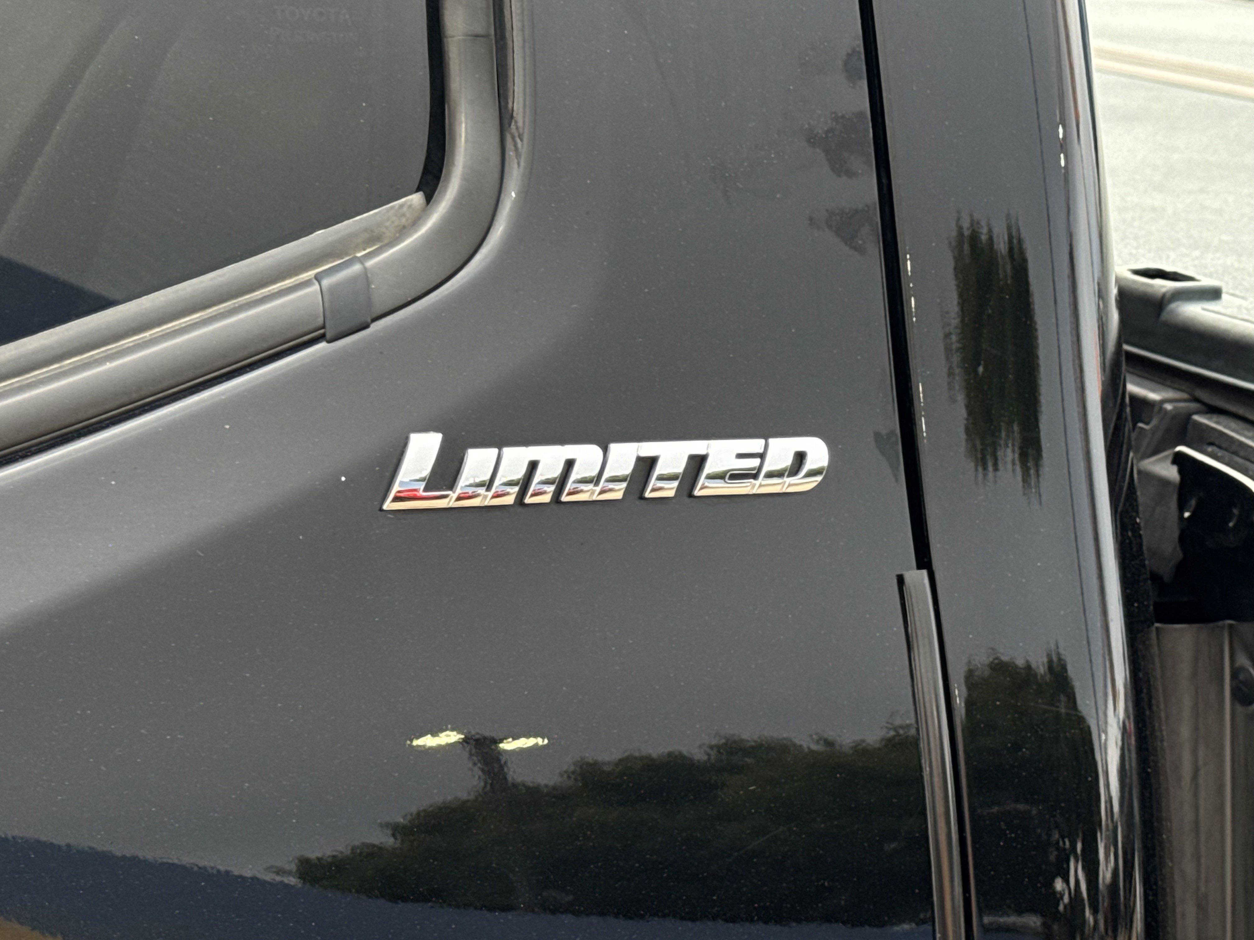 Used 2020 Toyota Tacoma Limited image 13