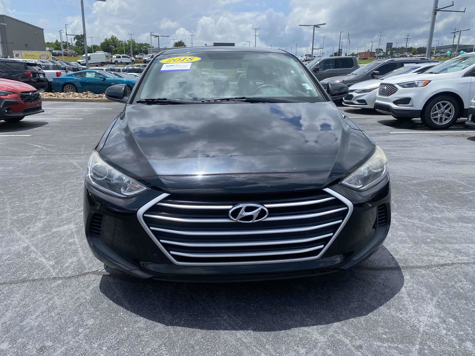 Used 2018 Hyundai Elantra SE FWD image 2