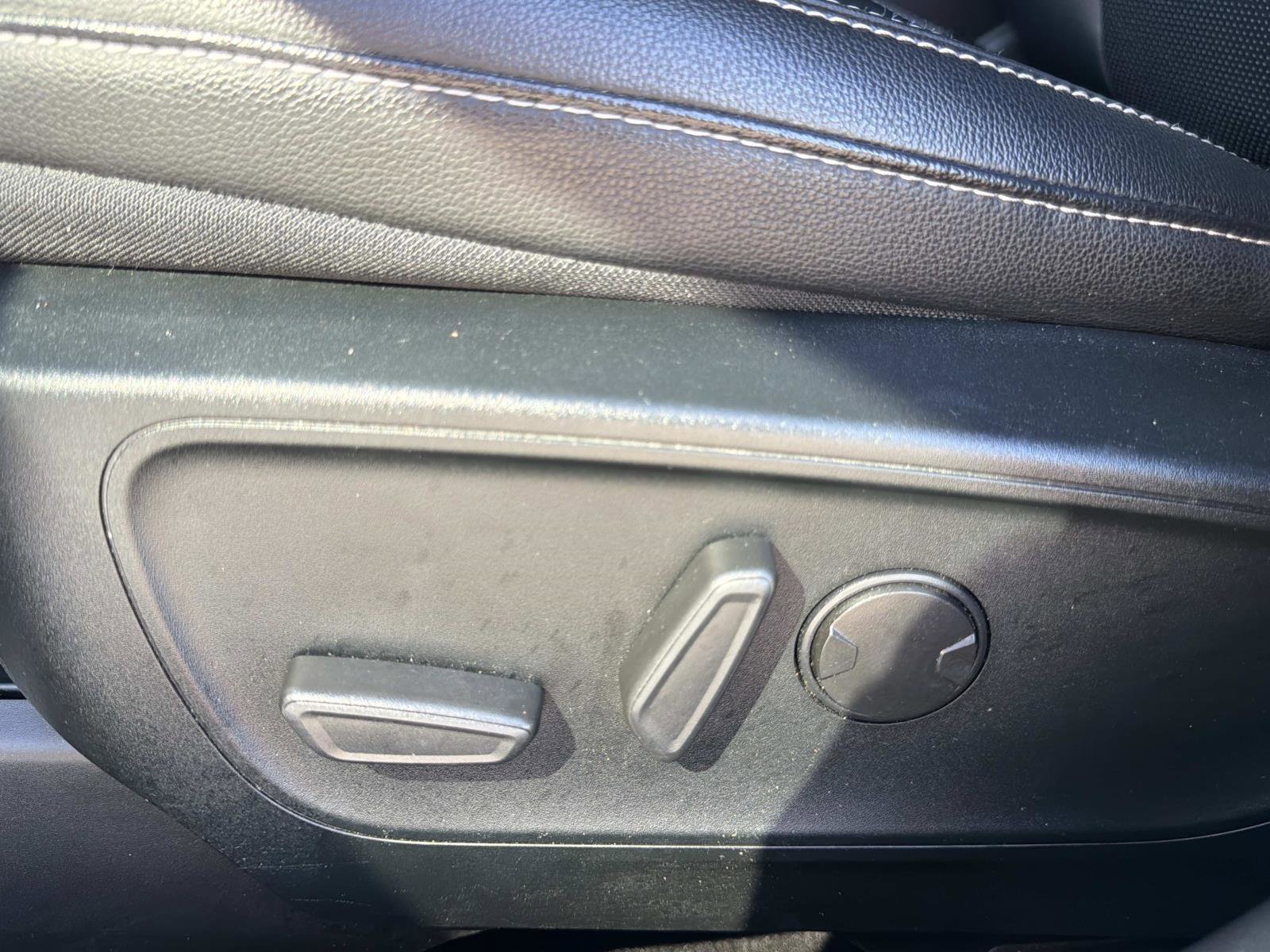 Certified 2022 Ford Escape SEL FWD image 13