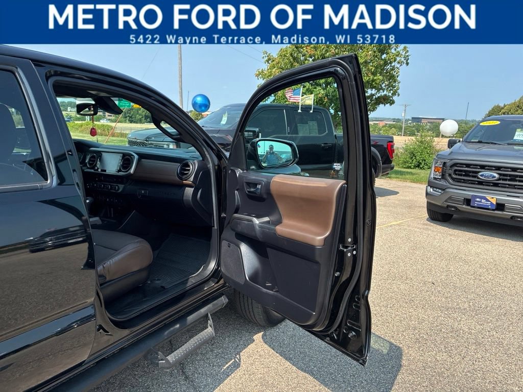 Used 2021 Toyota Tacoma Limited AWD/4WD image 53