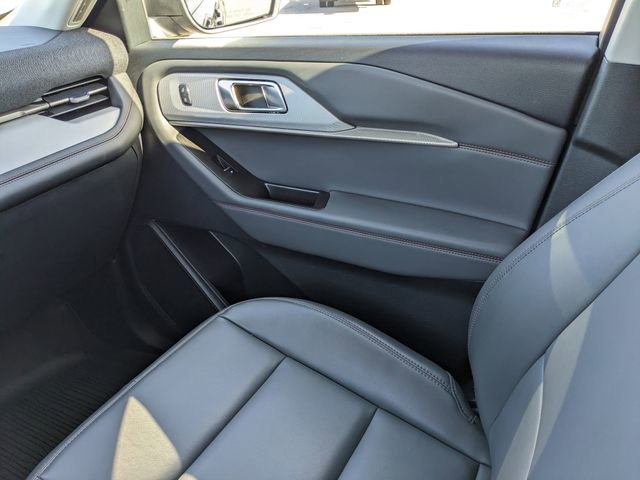 Certified 2025 Ford Explorer Active w/ Active Comfort Package AWD/4WD image 18