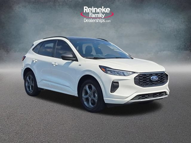 Certified 2024 Ford Escape ST-Line w/ Tech Pack #1 AWD/4WD image 3
