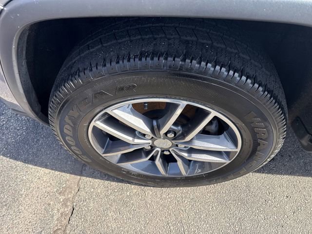 Used 2018 Jeep Grand Cherokee Limited image 15