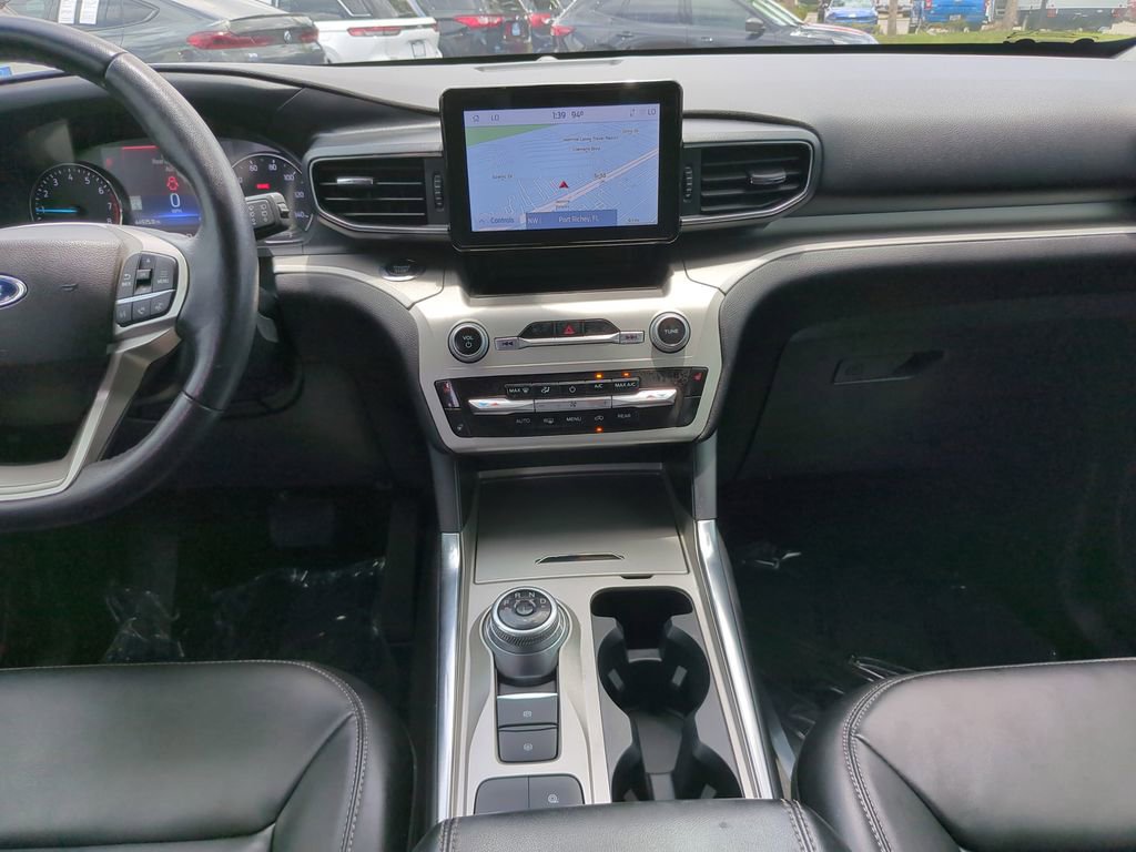 Certified 2022 Ford Explorer XLT w/ Equipment Group 202A RWD image 18