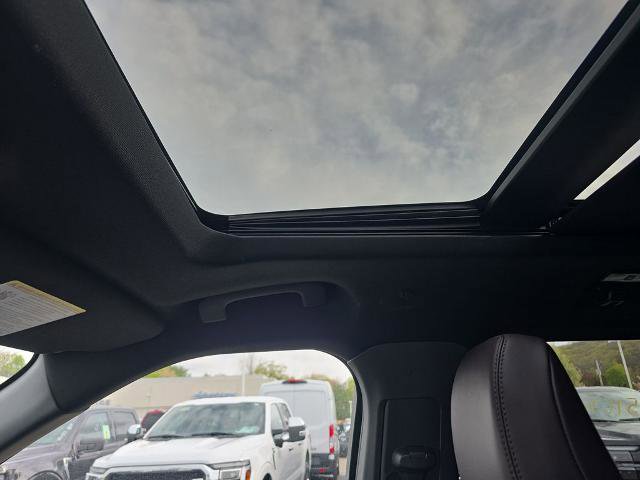 Certified 2025 Ford Explorer Platinum w/ LUX Leather Package AWD/4WD image 30