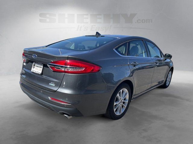 Certified 2020 Ford Fusion SE image 4
