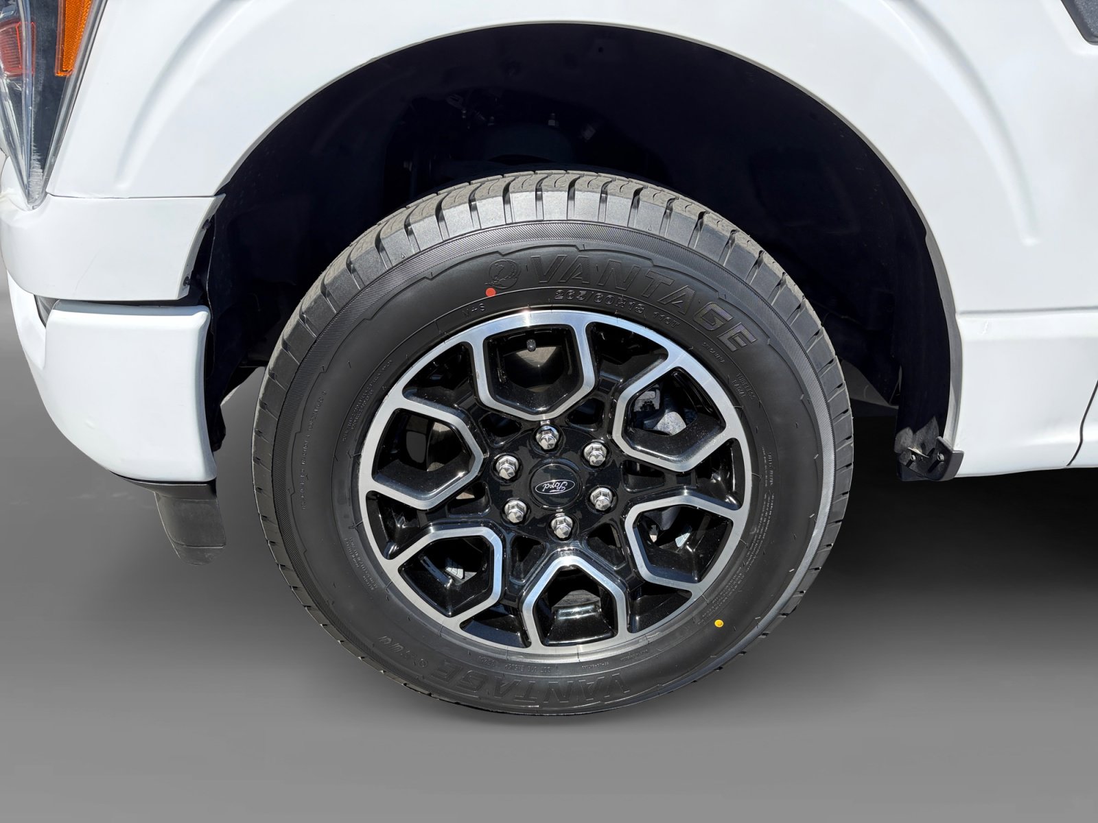 Certified 2023 Ford F150 XL w/ STX Appearance Package RWD image 9