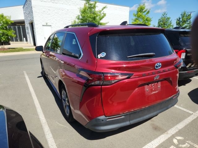 Used 2021 Toyota Sienna XLE FWD image 6