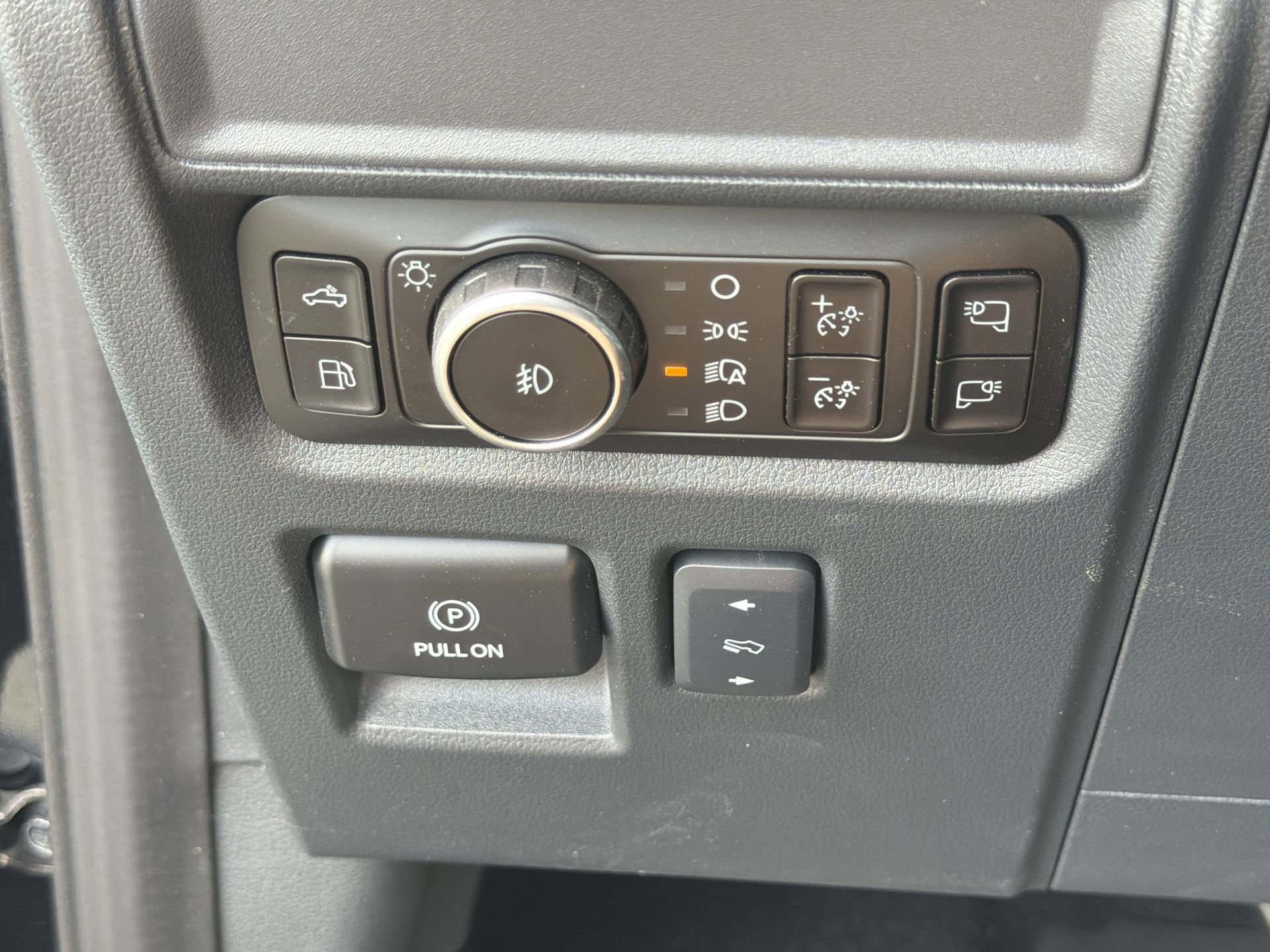 Certified 2025 Ford F150 Lariat w/ Equipment Group 501A Mid image 22