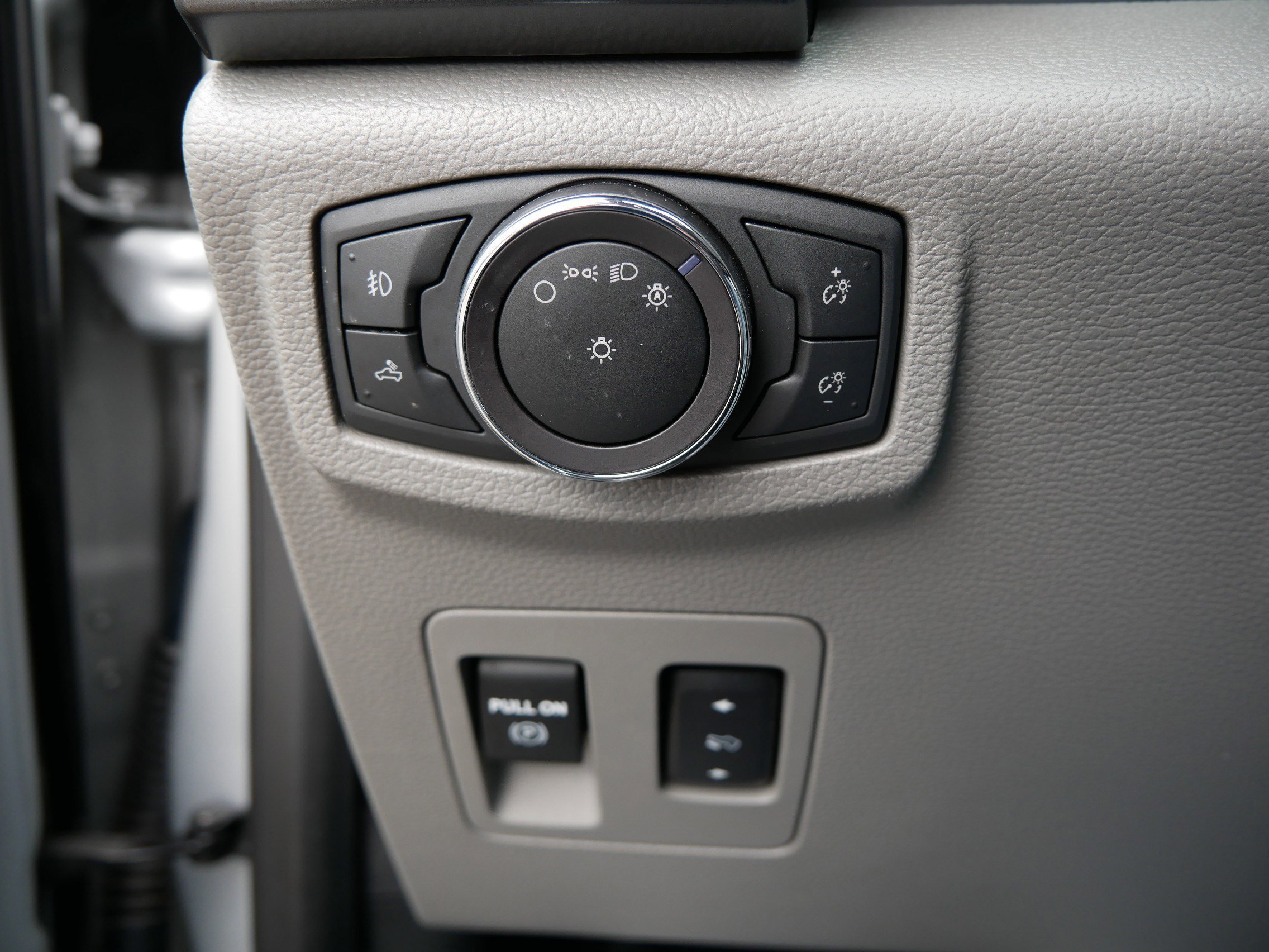 Certified 2018 Ford F150 XLT w/ Equipment Group 302A Luxury image 26