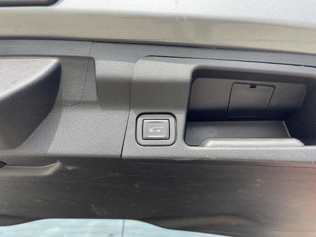 Used 2023 GMC Acadia SLE w/ Driver Convenience Package image 36