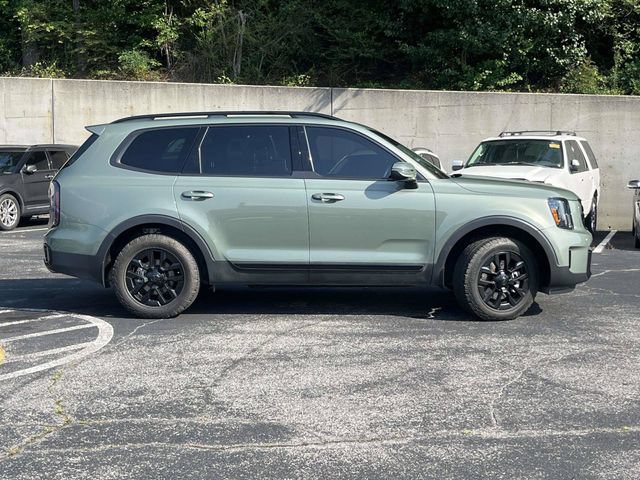 Used 2025 Kia Telluride AWD image 2