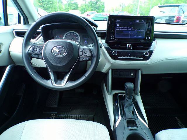 Used 2022 Toyota Corolla Cross LE AWD/4WD image 15