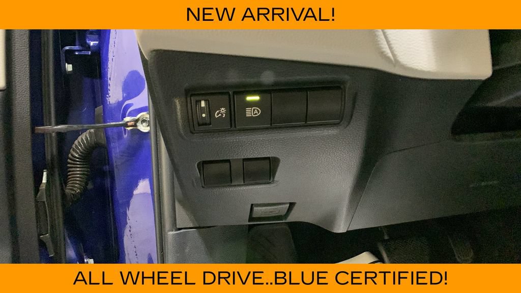Used 2022 Toyota Corolla Cross LE AWD/4WD image 28