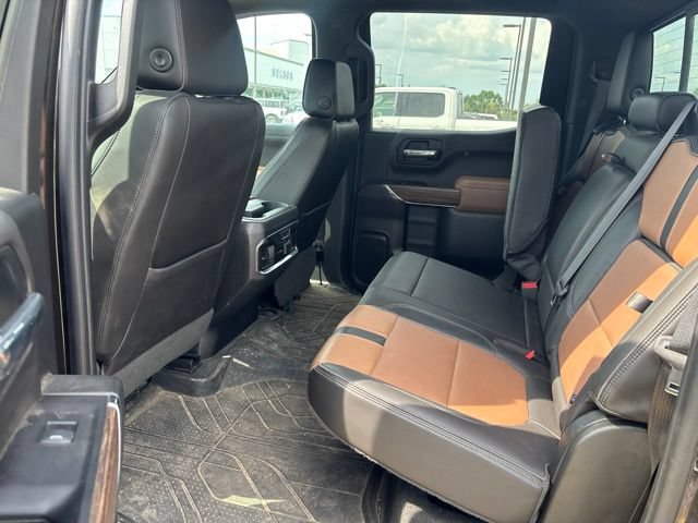 Used 2019 Chevrolet Silverado 1500 High Country w/ Technology Package AWD/4WD image 15