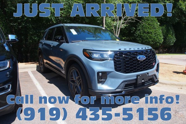 Certified 2025 Ford Explorer ST AWD/4WD image 1