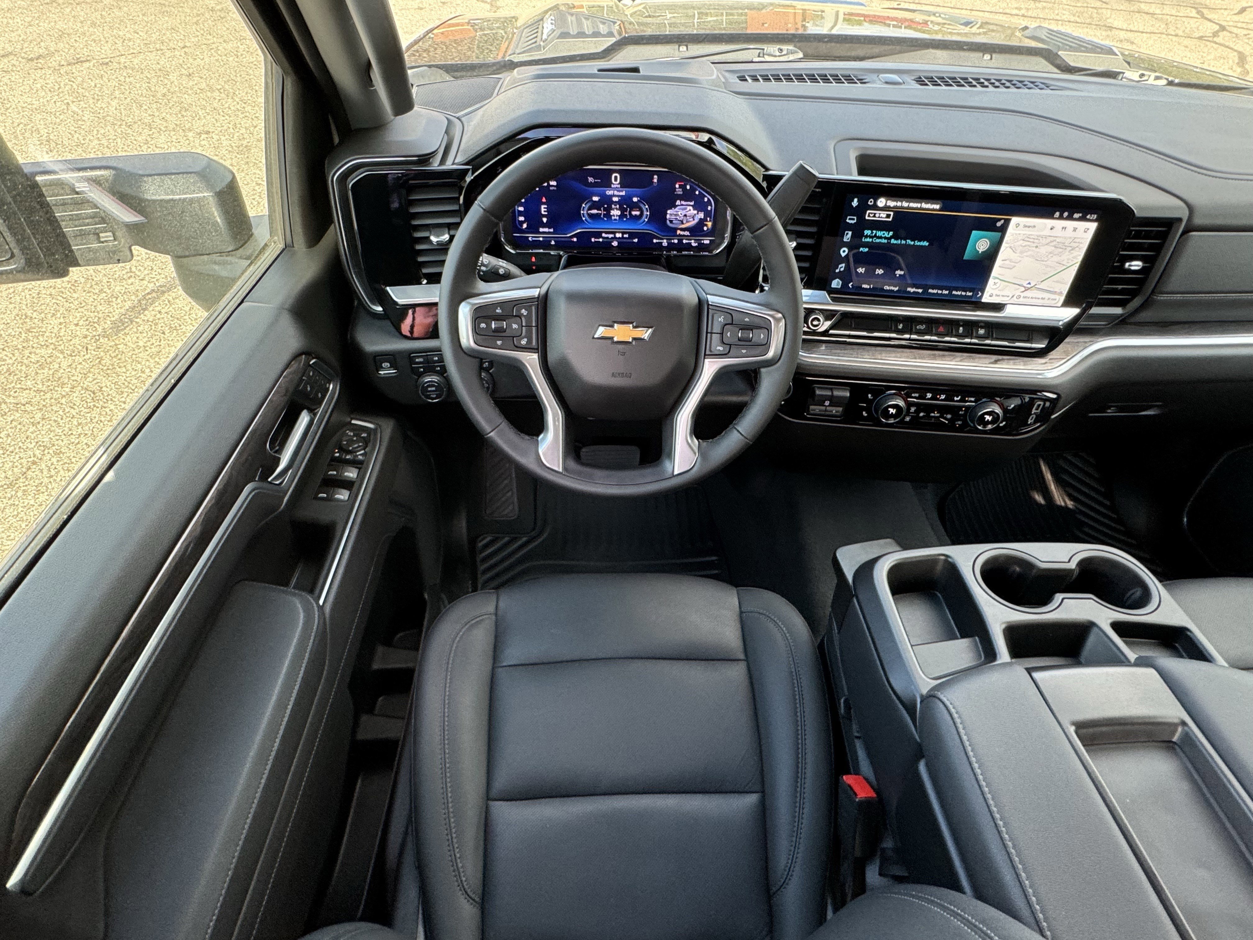 Used 2025 Chevrolet Silverado 2500 LTZ image 12