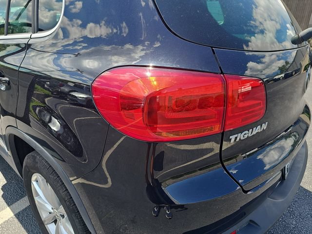 Used 2017 Volkswagen Tiguan Wolfsburg Edition AWD/4WD image 37