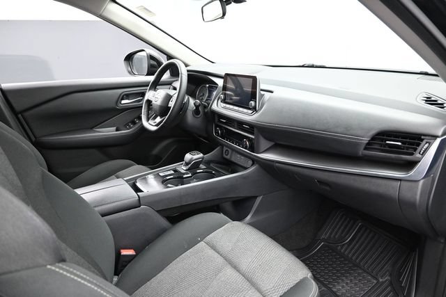 Used 2025 Nissan Rogue SV FWD image 29
