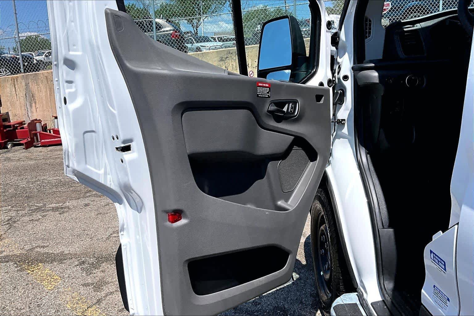 Certified 2026 Ford Transit 250 Low Roof RWD image 22