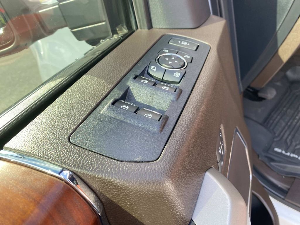 Certified 2022 Ford F250 King Ranch w/ King Ranch Ultimate Package AWD/4WD image 18