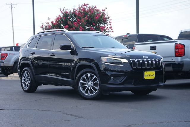 Used 2020 Jeep Cherokee Latitude Plus FWD image 2