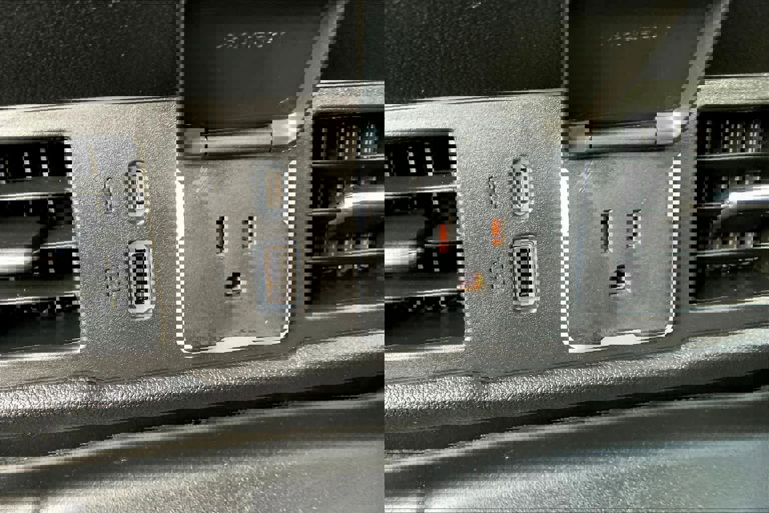 Used 2022 Chevrolet Silverado 1500 LT image 32