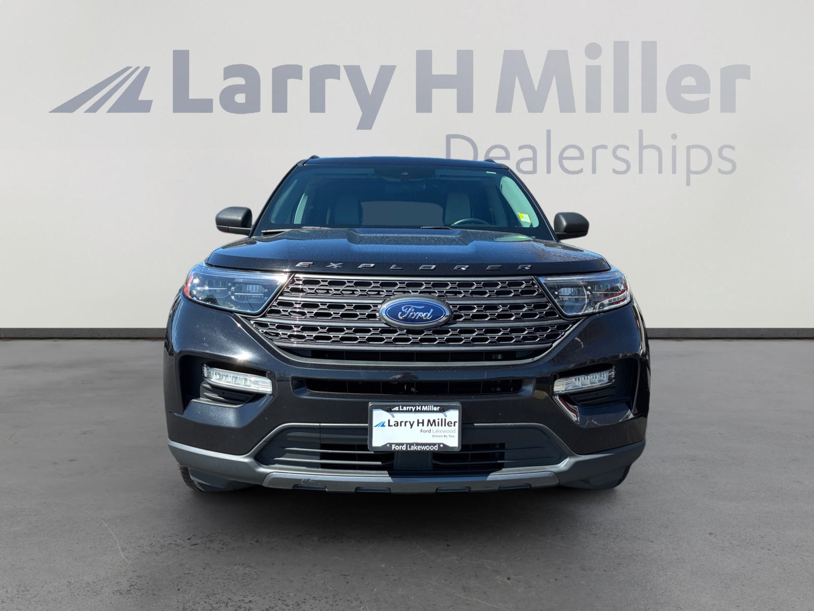 Certified 2021 Ford Explorer XLT w/ Equipment Group 202A image 8