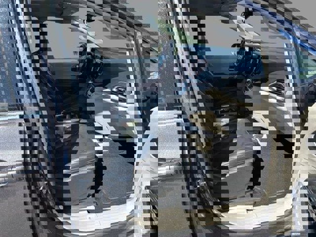 Used 2023 Chrysler Pacifica Touring-L image 11