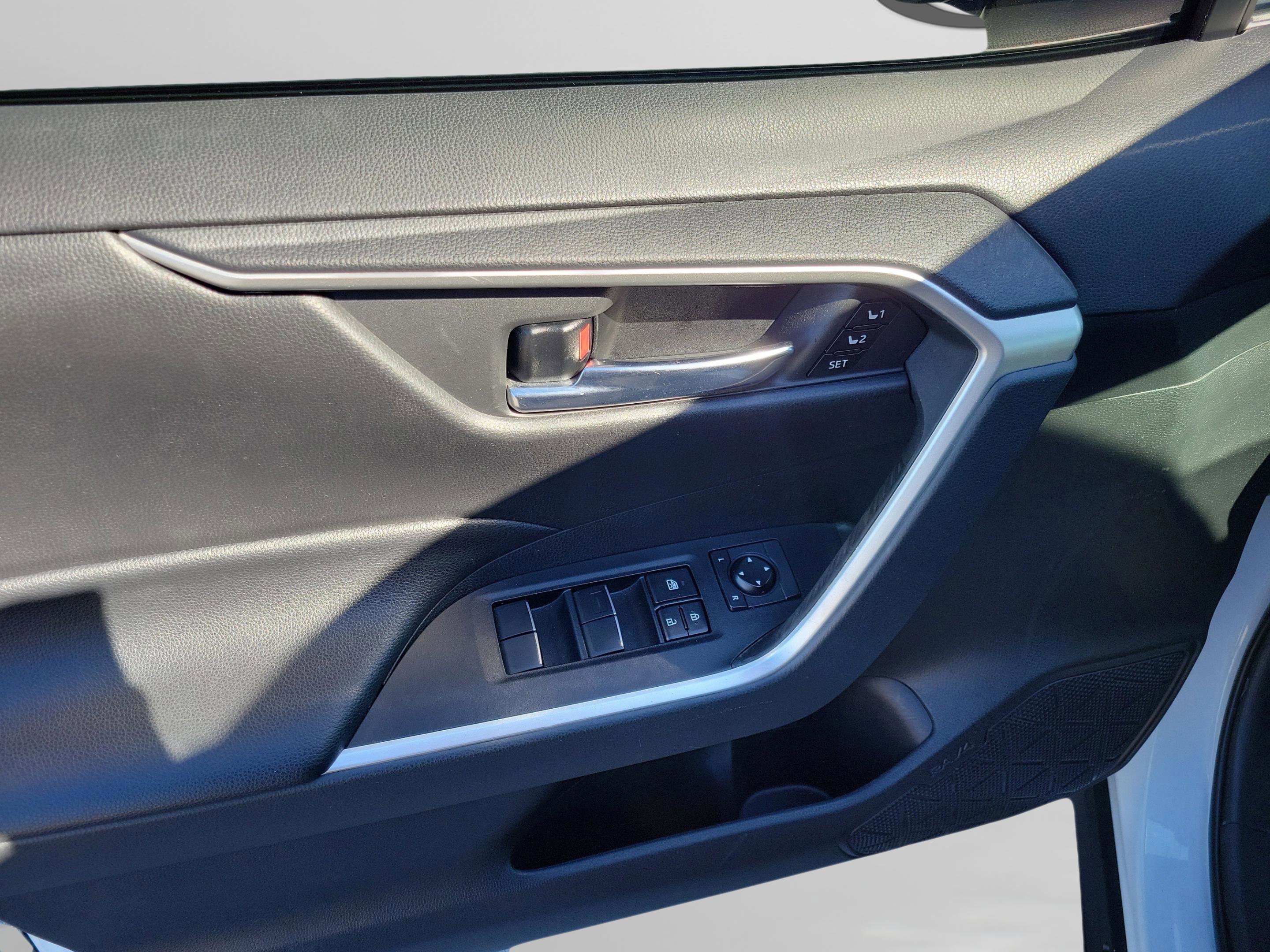 Used 2019 Toyota RAV4 XLE Premium w/ Advanced Technology Package image 31