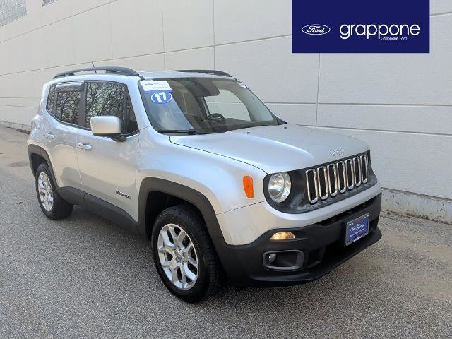 Used 2017 Jeep Renegade Latitude image 1
