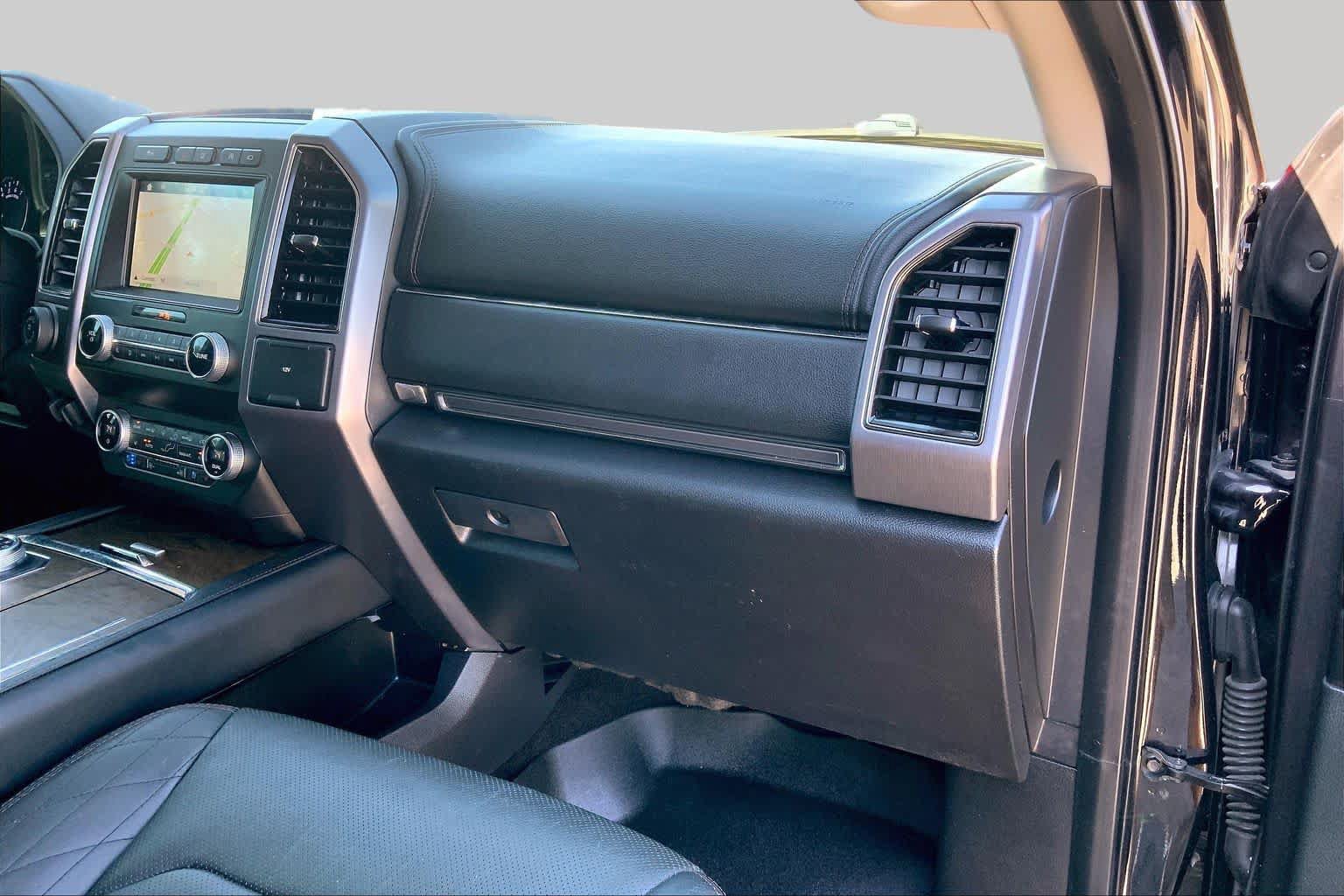 Certified 2019 Ford Expedition Platinum RWD image 34