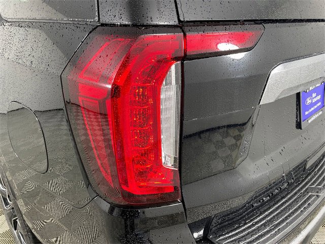 Used 2023 GMC Yukon SLT w/ SLT Luxury Package image 24