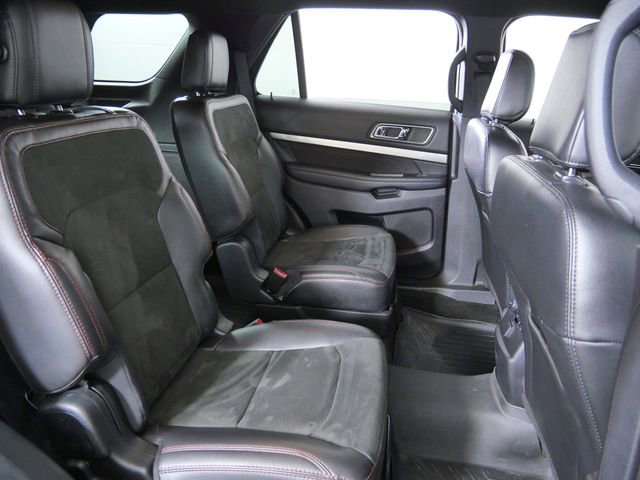 Certified 2018 Ford Explorer XLT w/ Equipment Group 202A AWD/4WD image 16